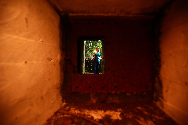 <br>Visite accompagnée proposée par l'Office de Tourisme de la Teste de Buch pendant l'été et animée par l'association GRAMASA.<br />
Cette balade étonnante et atypique à travers pins et bunkers vous fera découvrir toutes les facettes d’une batterie allemande de la seconde guerre mondiale.<br />
La visite vous mènera à l’intérieur de certaines structures où seront abordés, les techniques de construction, l’aménagement et la vie dans une chambre de troupe, les systèmes de défense, le stockage des munitions et bien d’autres choses …<br />
Ce parcours dans un cadre d’exception, vous permettra de mieux appréhender toute la démesure et l’histoire d’un Mur de l’Atlantique qui s’égrenait du nord de la Norvège à la frontière Espagnole.<br>